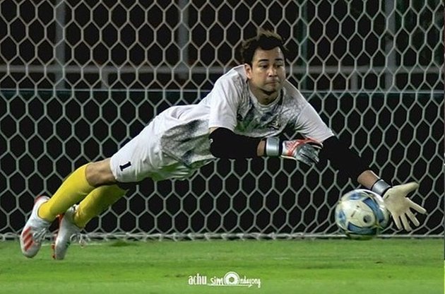 9 Photos of Raffi Ahmad's Action as Goalkeeper for Celebrities FC against Singapore Team, Like Superman