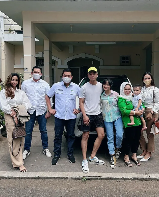 anggie pemberi hadiah mobil fuji gala