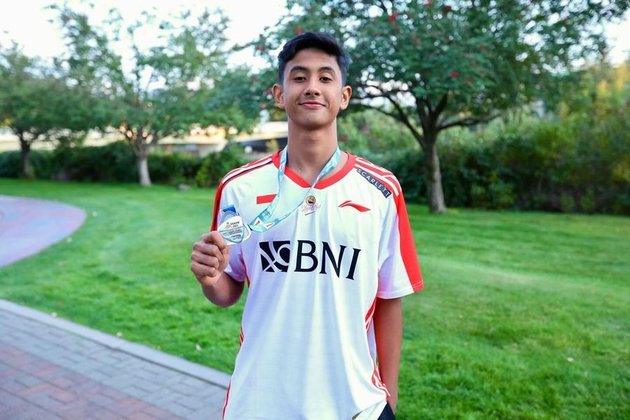 9 Handsome Badminton Athlete Portraits Alwi Farhan Junior World Champion 2023, Carving the History of Indonesia's First Men's Singles