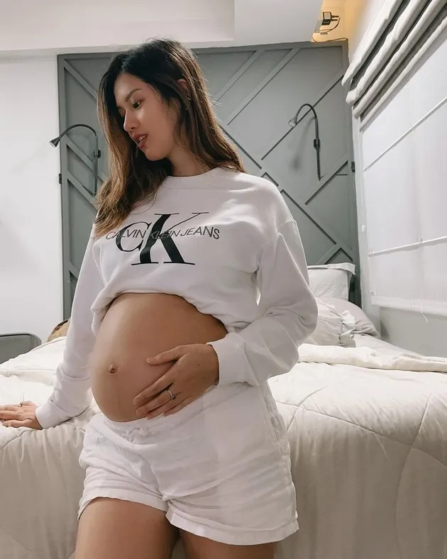 Atries Angel Pamer Baby Bump