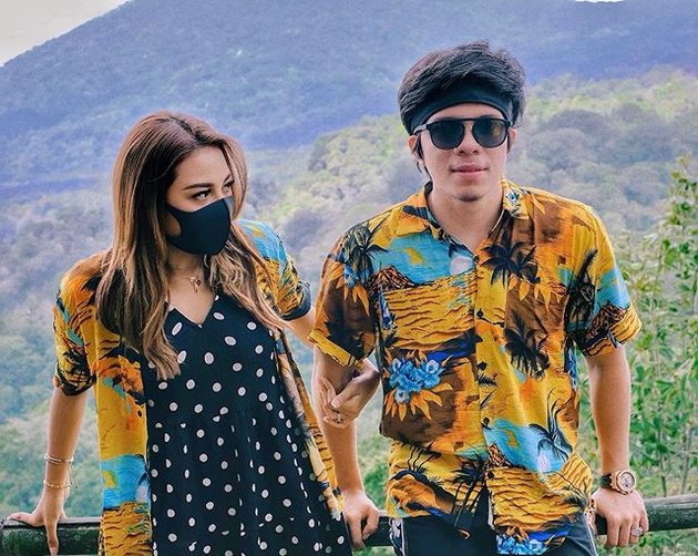 9 Photos of Aurel Hermansyah and Atta Halilintar that Make Netizens Feel Touched, Always Wearing Matching Couple Outfits on Dates!