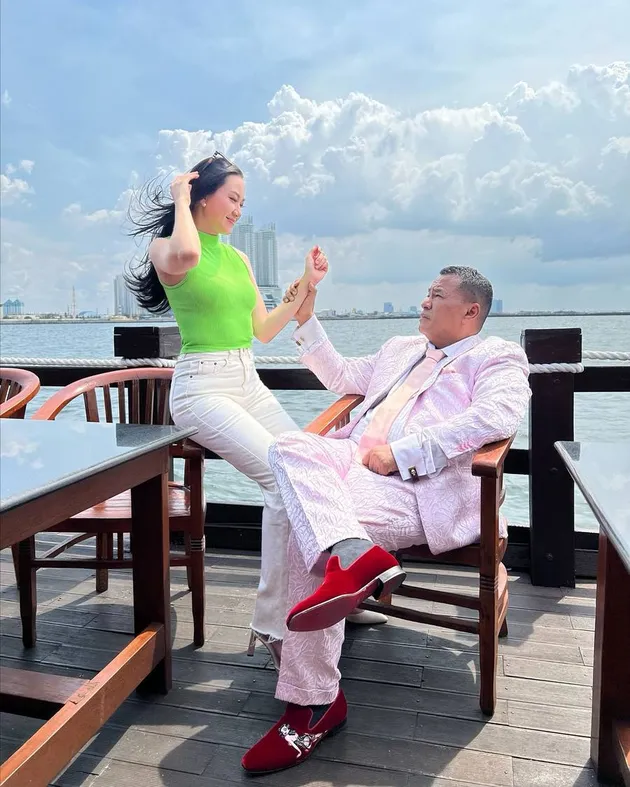 Beiby asisten Hotman Paris