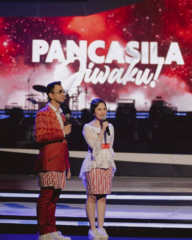 9 Beautiful Portraits of Tissa Biani as MC with Raffi Ahmad at the Pancasila Birth Day Event, Looking More Stylish with Batik Outfit