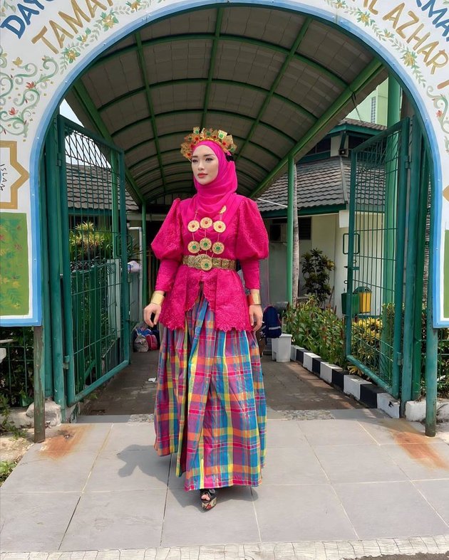 9 Beautiful Pictures of Zaskia Gotik in Hijab, Nikita Mirzani Gives Unexpected Reaction When They Meet