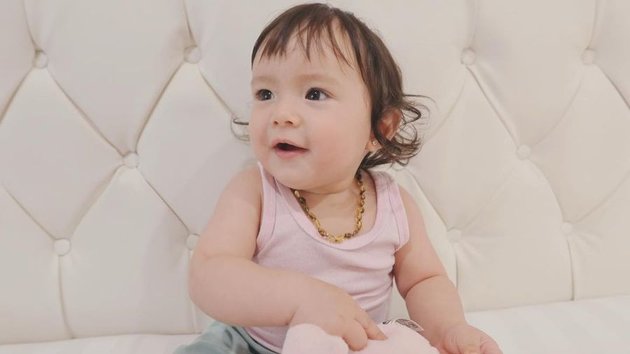 9 Adorable Photos of Chloe, Asmirandah's Daughter, Netizens: Even Cuter!