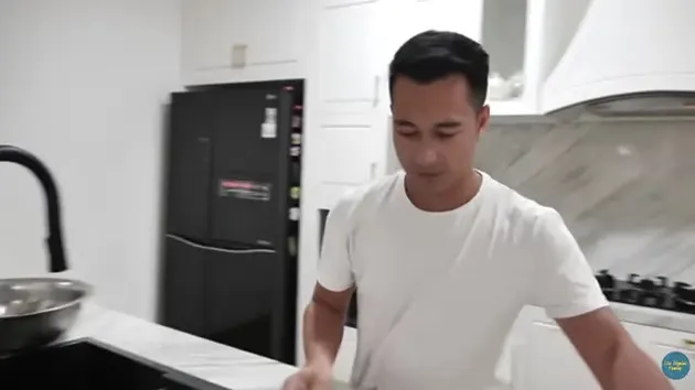  Potret Dapur Rumah Eza Gionino