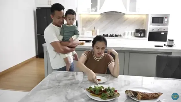  Potret Dapur Rumah Eza Gionino