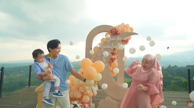 9 Portraits of the Moments of Gender Reveal for Dinda Hauw and Rey Mbayang's Second Baby, Shaka is Ready to be a Sibling