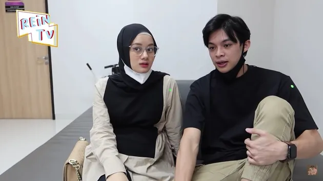 Dinda Hauw dan Rey Mbayang