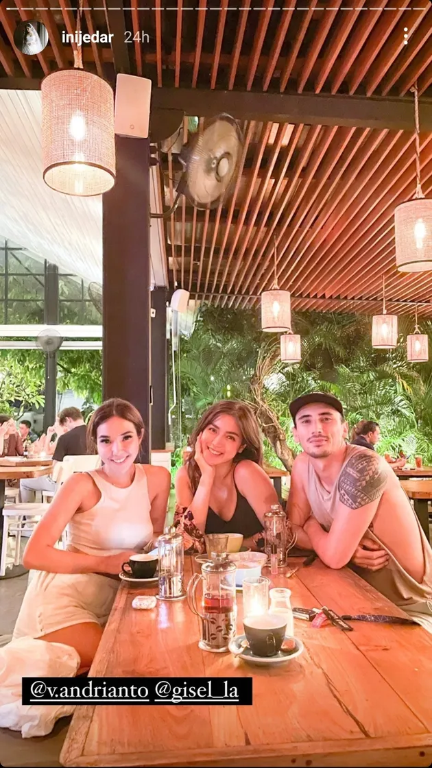 Gisella Anastasia Liburan ke Bali