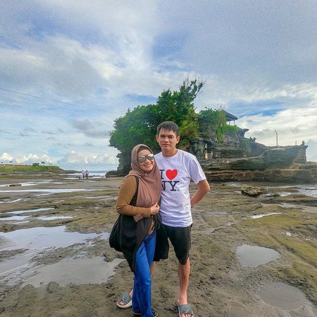 9 Photos of Honeymoon Ikke Nurjanah and Husband in Bali, Not Ashamed to Show Affection - Romantic Like Teenagers Dating
