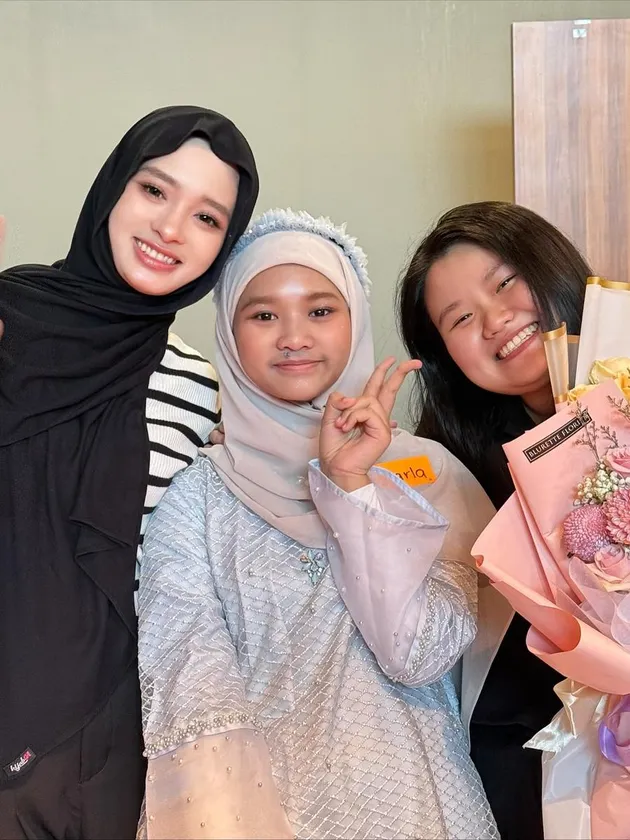 Potret bahagia Inara Rusli dukung anak acara violin recital