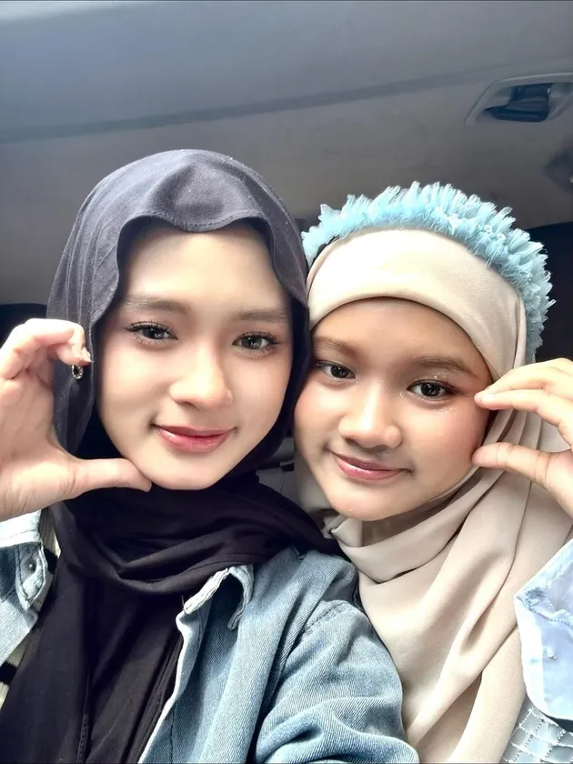 Potret selfie Inara Rusli dan anak