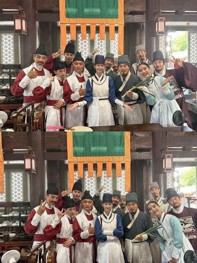 Kedekatan Yoona SNSD dengan Pemain BON APPÉTIT, YOUR MAJESTY