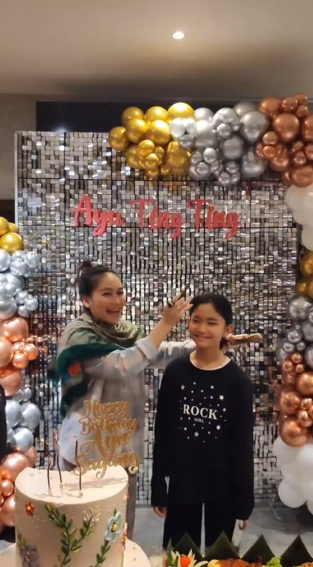 9 Photos of Ayu Ting Ting's Birthday Surprise, Festive Even Though Father Rozak & Mother Kalsum are Absent - Her Fiancé Has Not Arrived