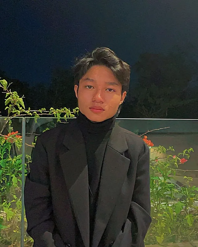Kiesha Alvaro Empat Orang Tua Makin ganteng