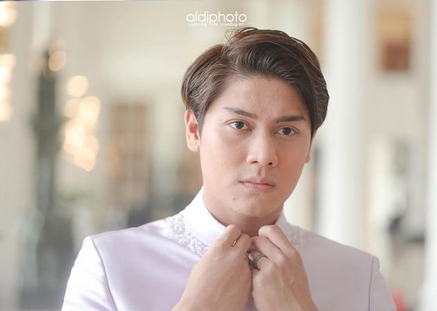 9 Compilation Photos of Handsome Rizky Billar's Appearance at the Engagement Event - Wedding Ceremony, the Charming Prince Charming of Lesti's Husband!