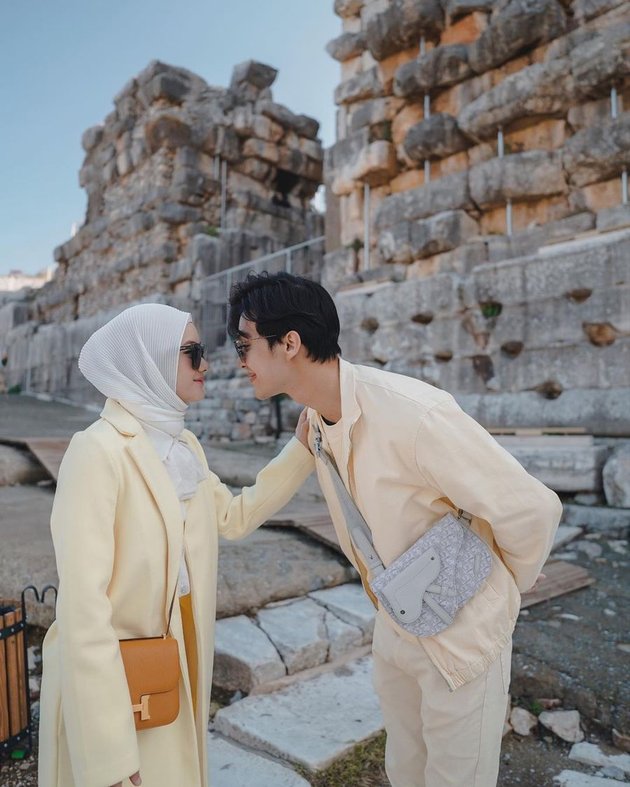 9 Photos of Dinda Hauw and Rey Mbayang's Vacation in Turkey, Sweet Moments When They're Alone - Baby Arshaka's Adorable Style