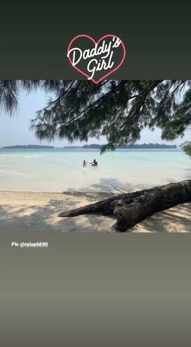 9 Photos of Raisa and Hamish Daud's Vacation at Island Resort, Zalina Wears Super Cute Flip Flops