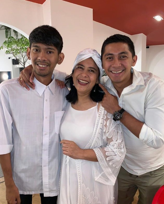 9 Sweet Moments of Lydia Kandou with Kenang Mirdad, Always Close and Supportive to Her Child
