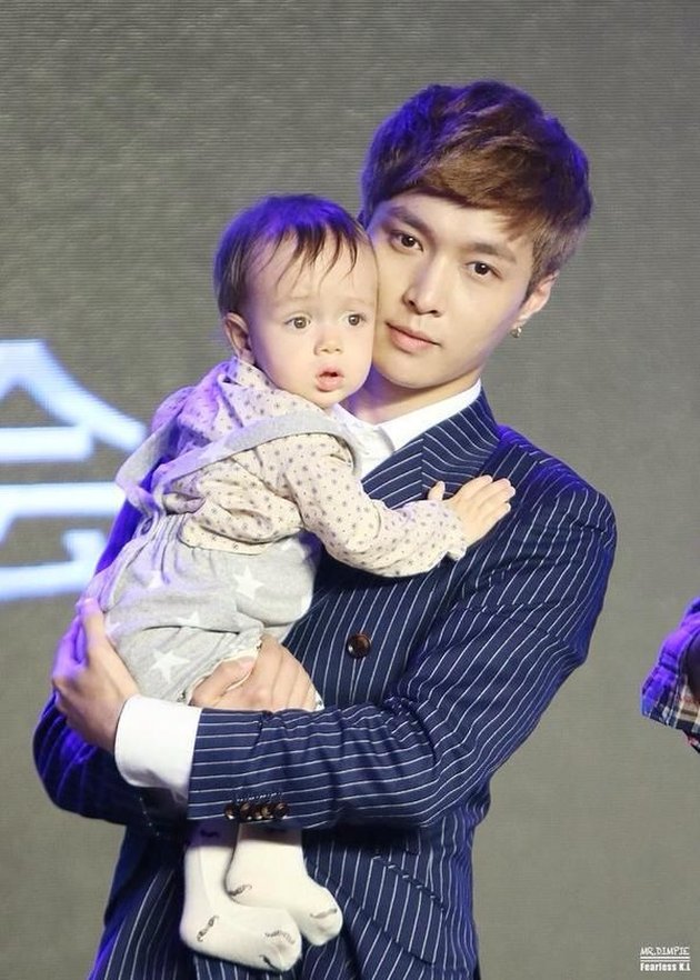 9 Photos of EXO Members with Children: Perfect as Dream Fathers - Chen Makes You Melt!