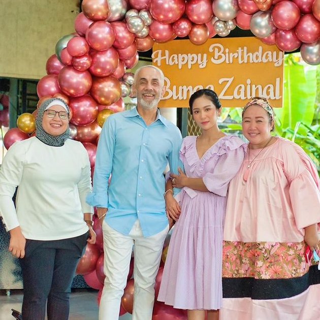 9 Joyful Moments of Bunga Zainal's Birthday Celebration in Bali, Happy to Receive Sweet Surprises from Sukhdev Singh