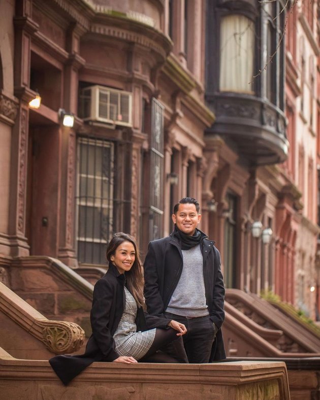 9 Sweet Photos of Melanie Putria and Her Husband in New York, So Sweet and Makes You Jealous