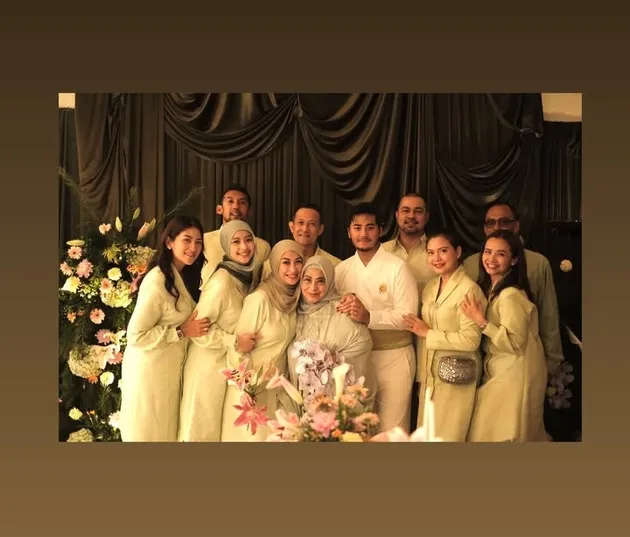 Momen kompak Rafi Pangestu dan keluarga besar