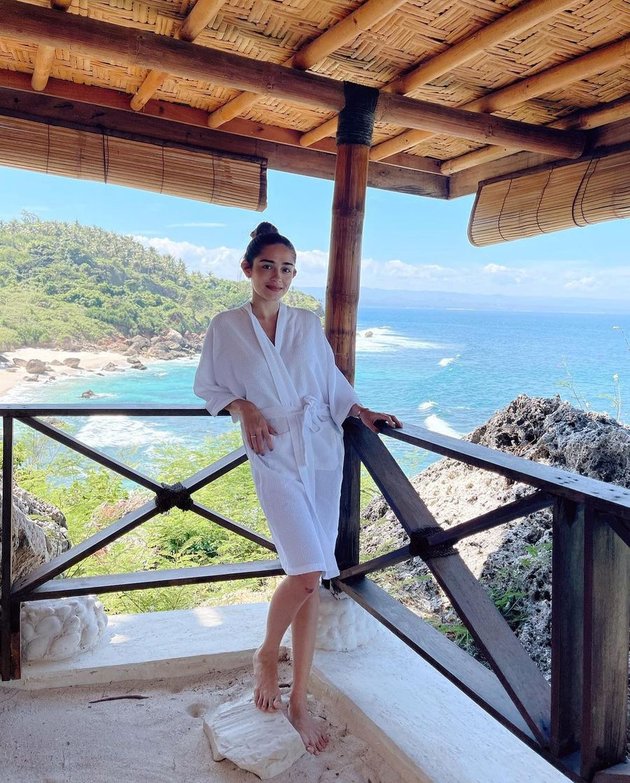 9 Photos of Yasmine Wildblood's OOTD during Vacation, Enchanting Like a Young Girl - Her Body Goals are Highlighted