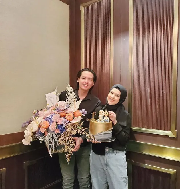 1st anniversary Cut Meyriska dan Roger Danuarta