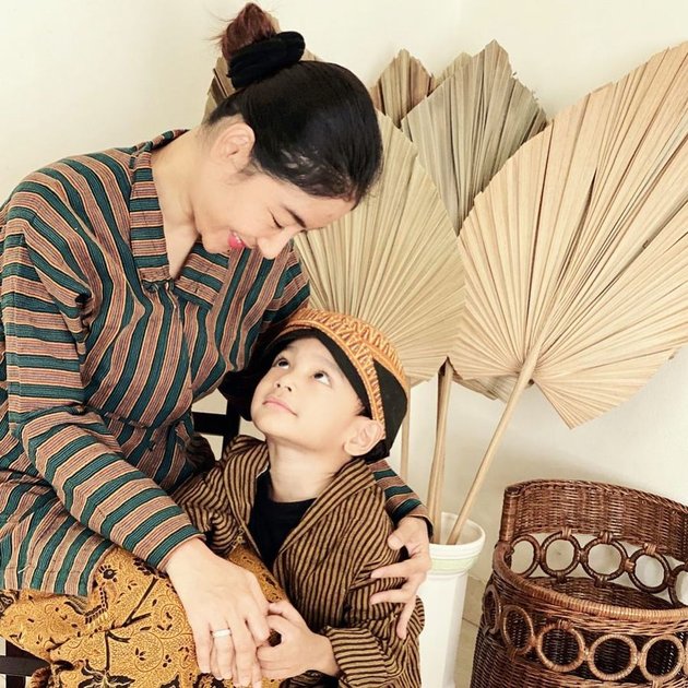 9 Portraits of Rafif Athallah, Uut Permatasari's Only Child, His Charm is Calm Like His Mother