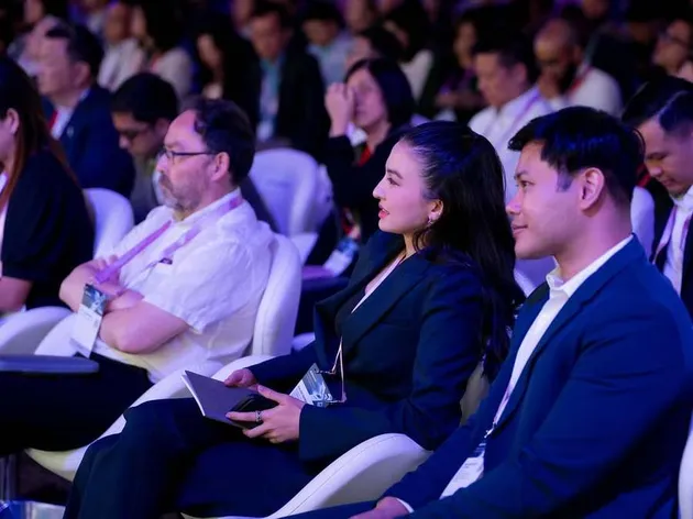 Raline Shah, Komdigi, ATxSummit 2025 Singapura