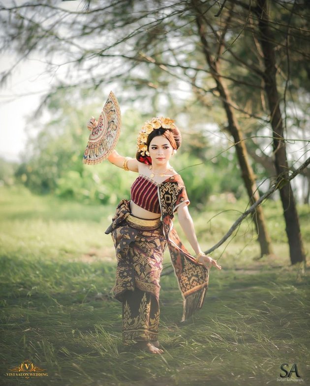 9 Portraits of Rara LIDA in Bali Traditional Attire, Beautiful and Enchanting Like a Princess - Dancing Poses Highlighted