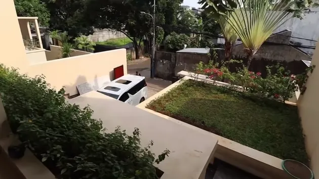 Rumah baru Cut Meyriska dan Roger Danuarta