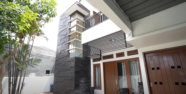Rumah baru Jirayut di Indonesia