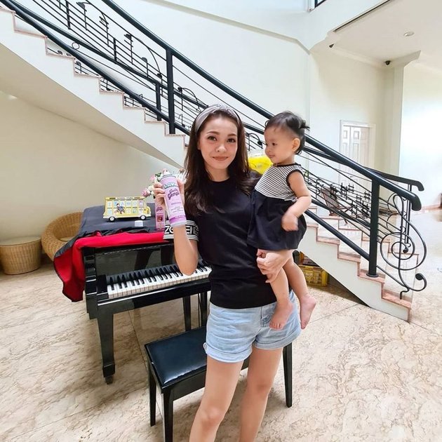 9 Pictures of Maya Septha's House, Super Cute Baby Room with Peach Nuance