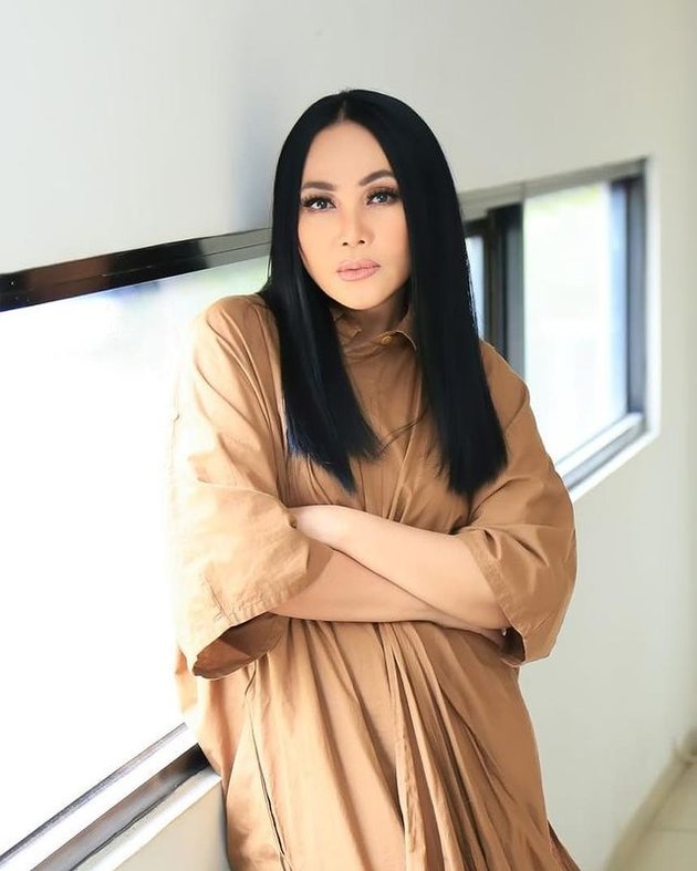 9 Photos of Indonesian Celebrities who Stay Beautiful and Forever Young, Despite being Half a Century Old