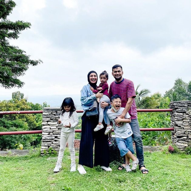 9 Potret Shireen Sungkar Taking Care of Her Children, A Strong and Warm Mother Figure