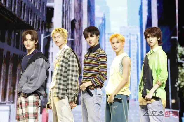 Potret Showcase Boy Group CORTIS