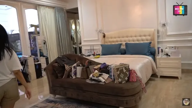 Sudut Rumah Mewah Iis Dahlia