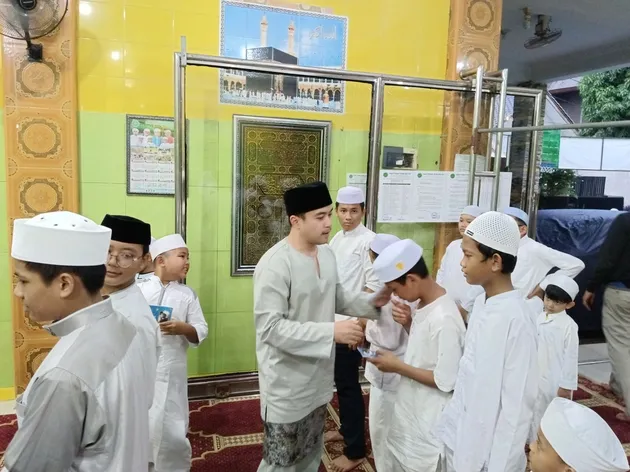 Syazwan Suhaimi Berbuka Bareng Anak Yatim