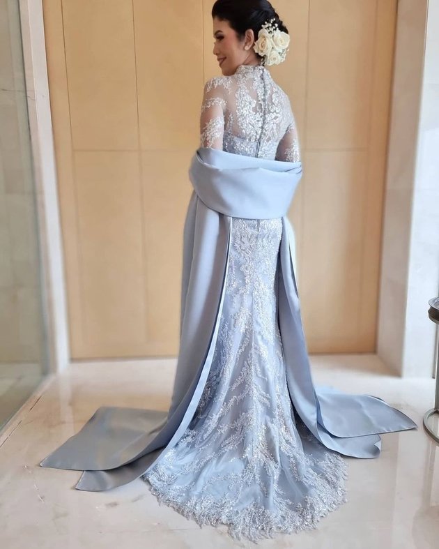 9 Beautiful Aunt Hestia Faruk Portraits in a Kebaya Dress Attending Atta Halilintar - Aurel Hermansyah's Wedding Ceremony