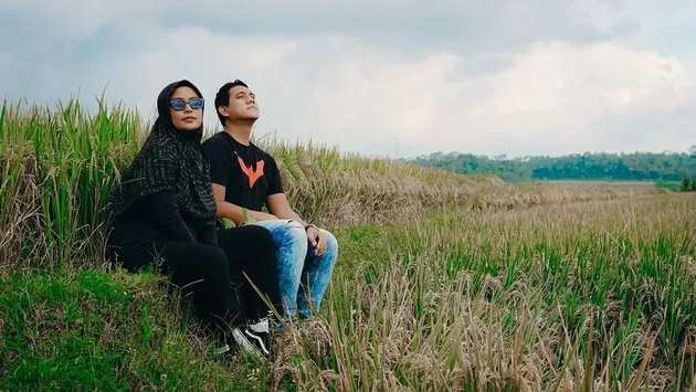 Tantri Kotak &amp;  Arda Naff 