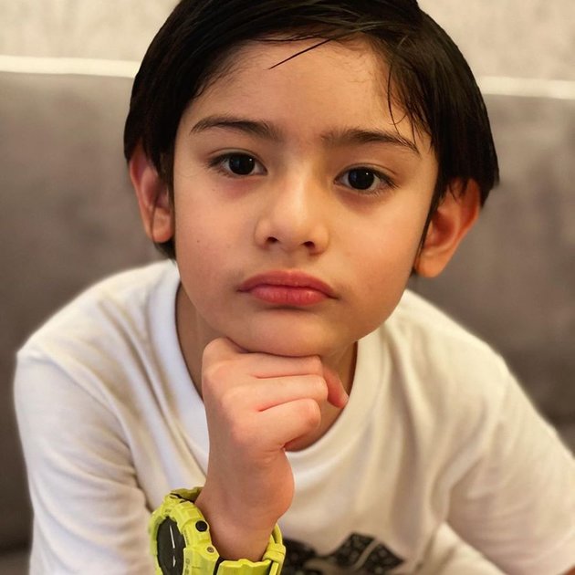 9 Latest Portraits of King Faaz Putra Fairuz A Rafiq who is Getting Handsome and Loves His Younger Sister