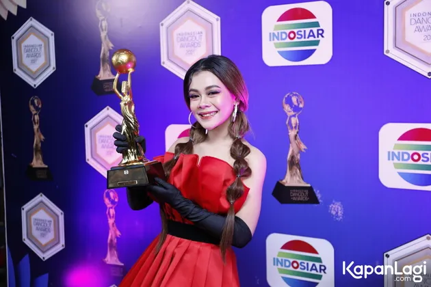 Juara dangdut indosiar D Academy LIDA Siapa Saja
