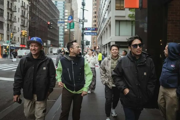 Gaya The Dudas Minus One di NYC