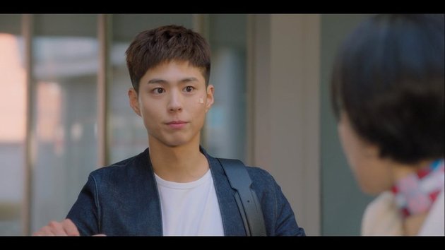 9 Visual Photos of Park Bo Gum in the Drama RECORD OF YOUTH, Even Episode 1 Already Makes Hearts Flutter