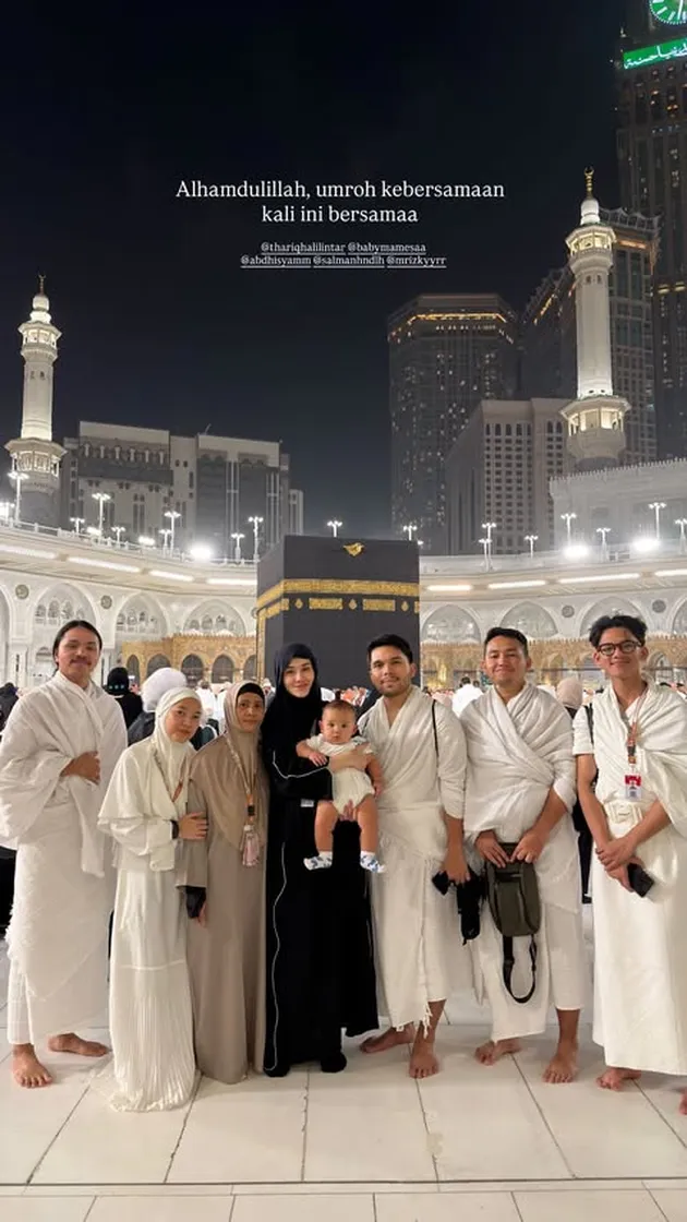 Potret akrab Aaliyah Massaid ajak tim umrah