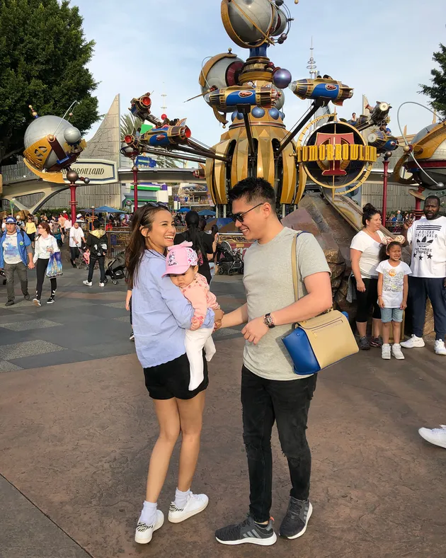 Liburan Acha Septriasa