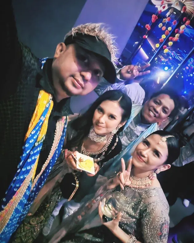 Pesta Diwali Artis Indonesia
